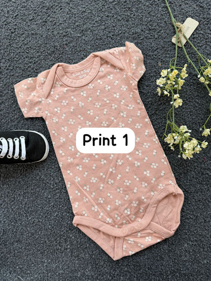 Half-Sleeve Onesie (3-6 Months)| rompers