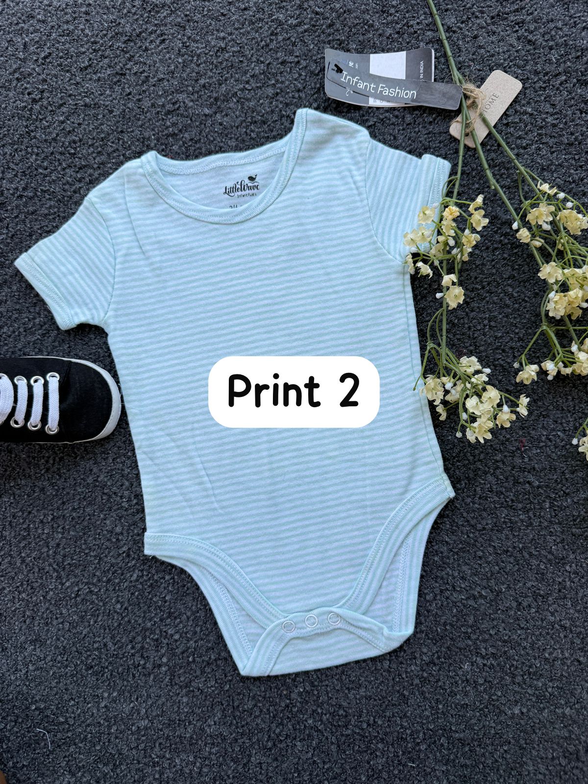 Half-Sleeve Onesie (3-6 Months)| rompers