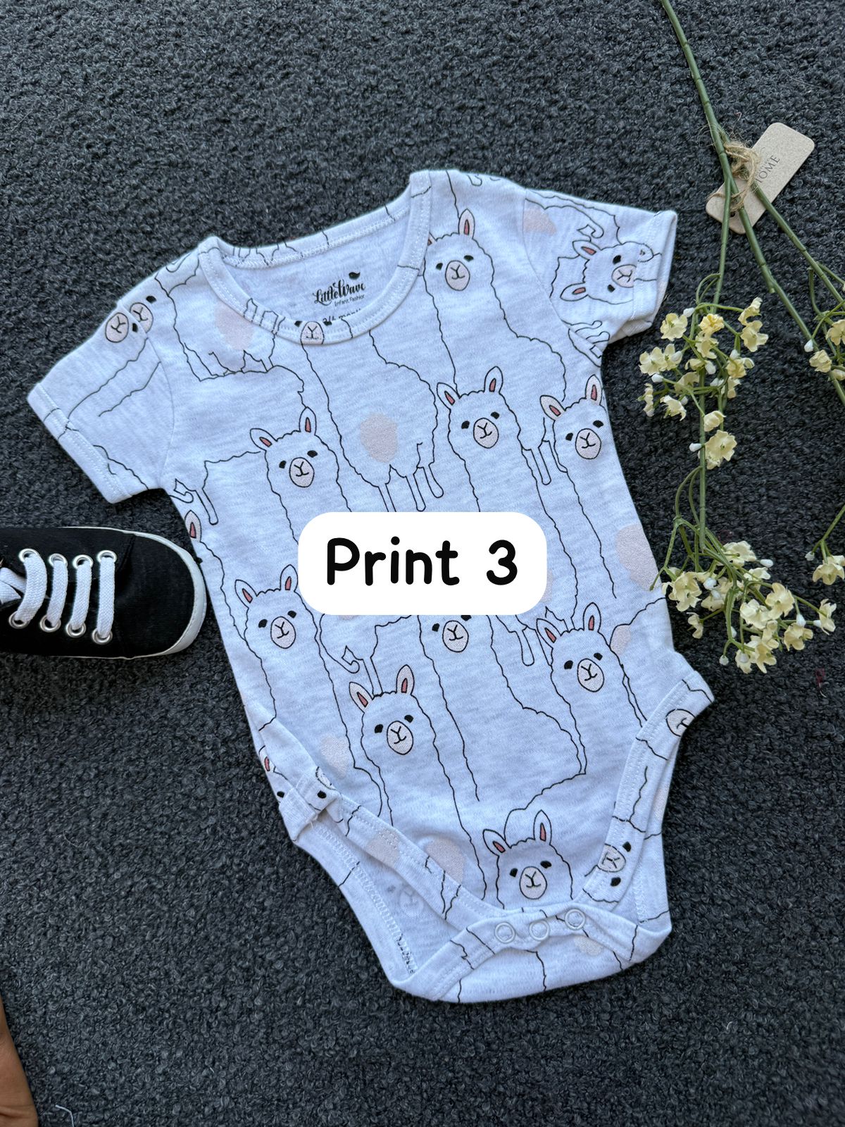 Half-Sleeve Onesie (3-6 Months)| rompers