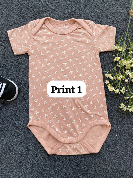 Half-Sleeve Onesie (6-9 Months) |rompers