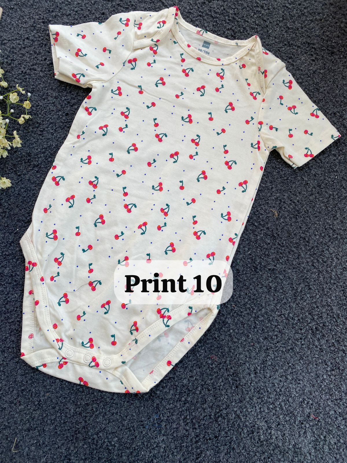 Half-Sleeve Onesie (12-18 Months)| rompers